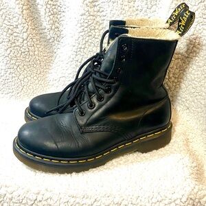 Dr. Martens Black Leather Lace-Up Boots with Fur Lining size 6W